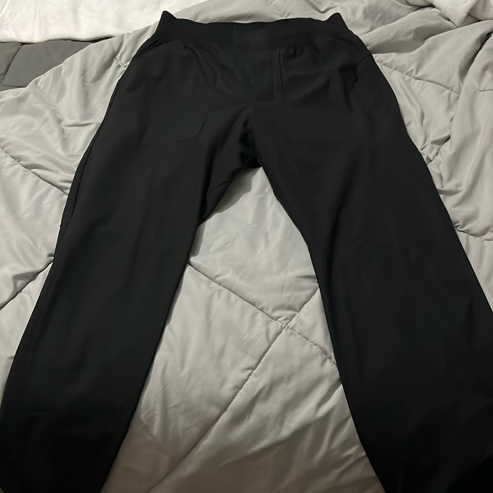 Lululemon ABC Joggers *shorter length